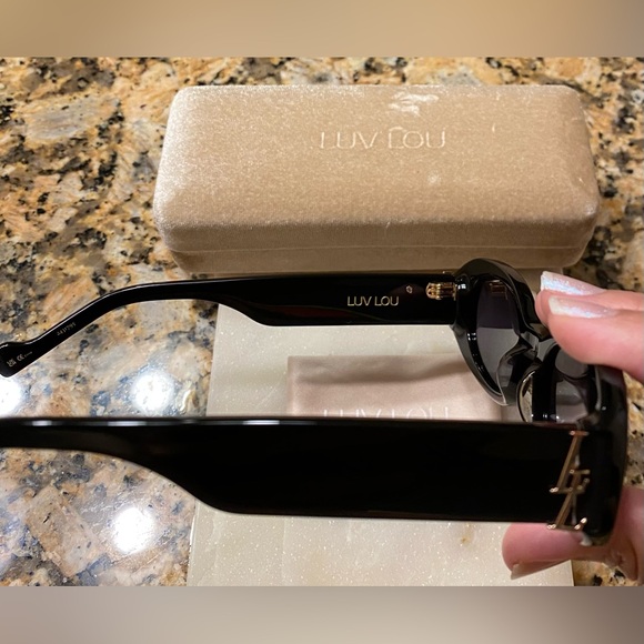 LUV LOU The Ellidy - Black Polarized bio-acetate frame with smoke mono lens - Picture 7 of 17